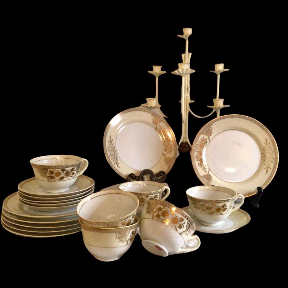 Antique Chikaramachi China Set. [1920s]